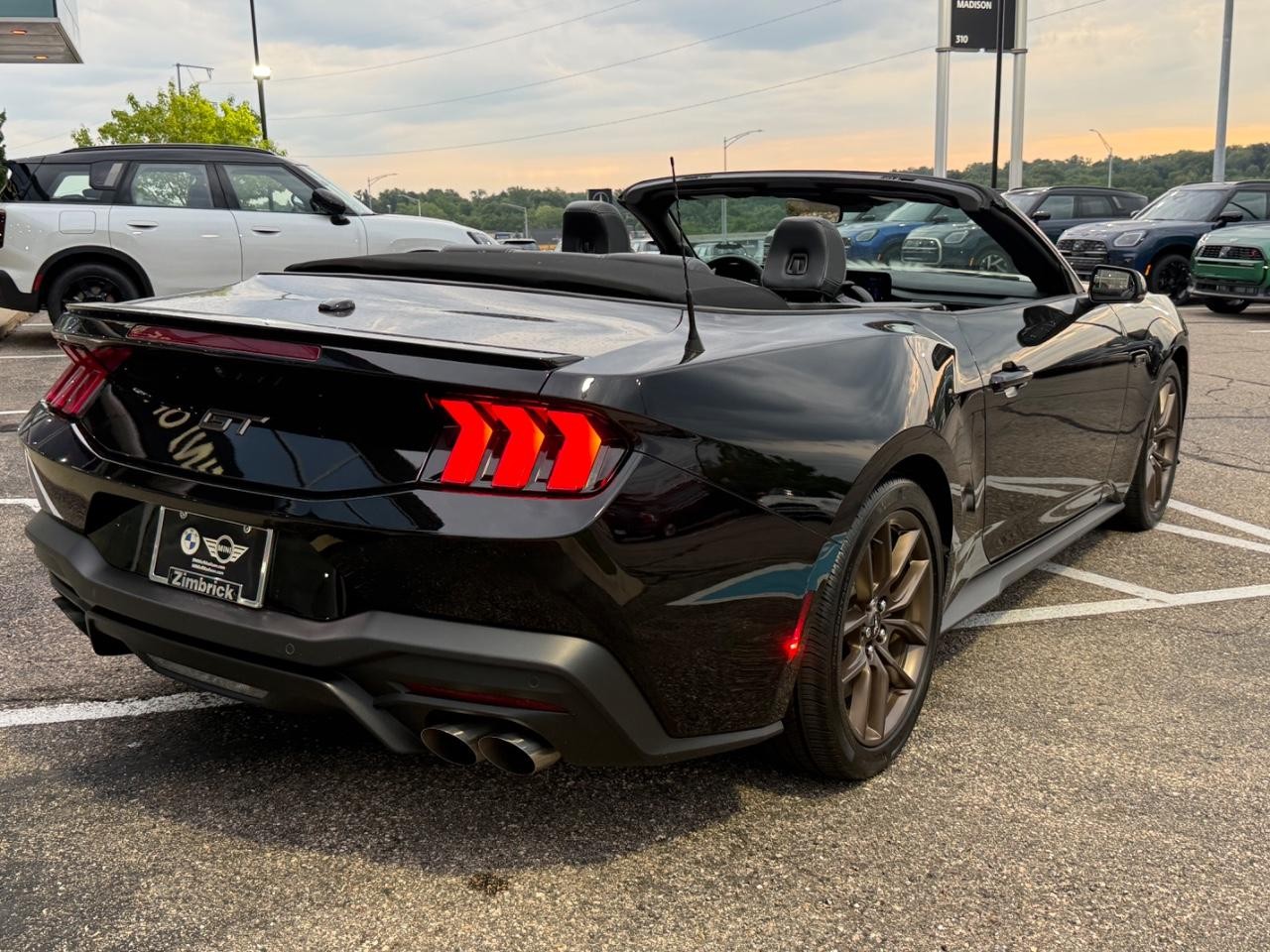 Ford Mustang Vehicle Image 03