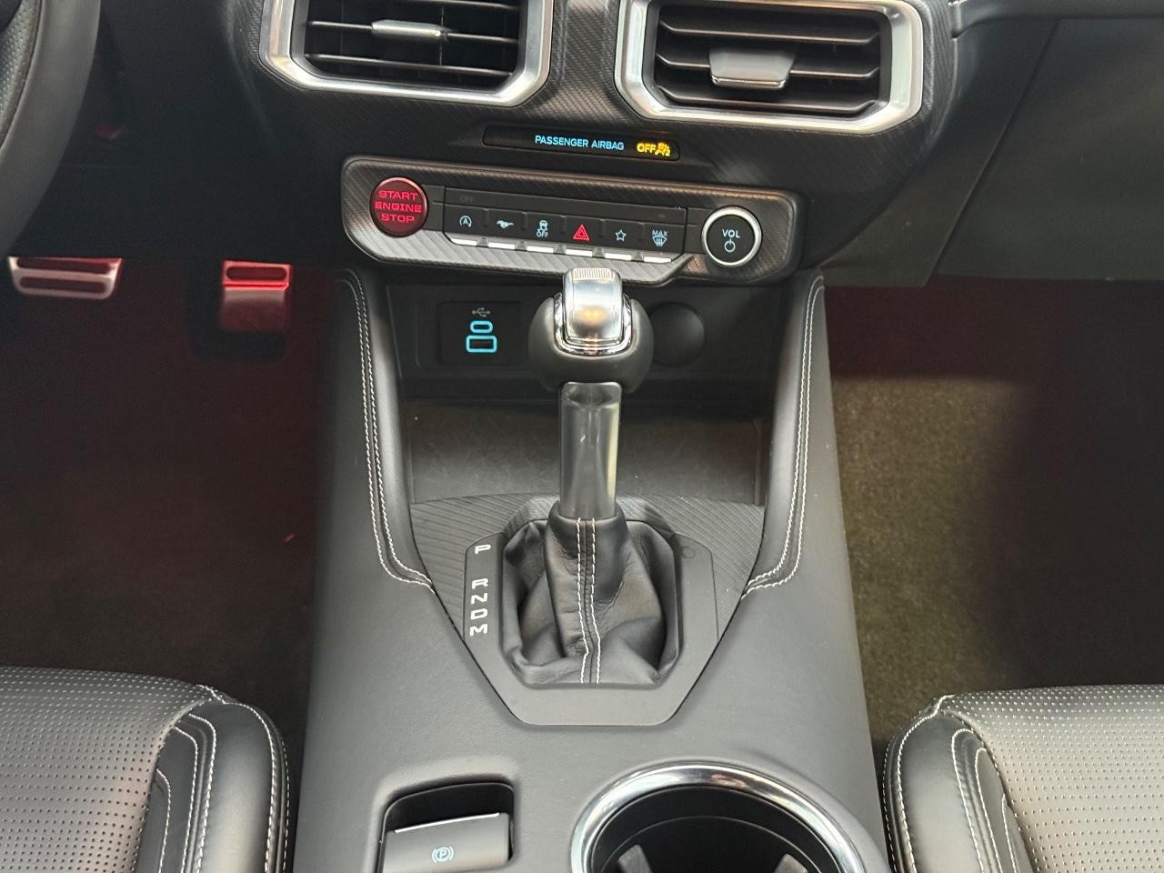 Ford Mustang Vehicle Image 12