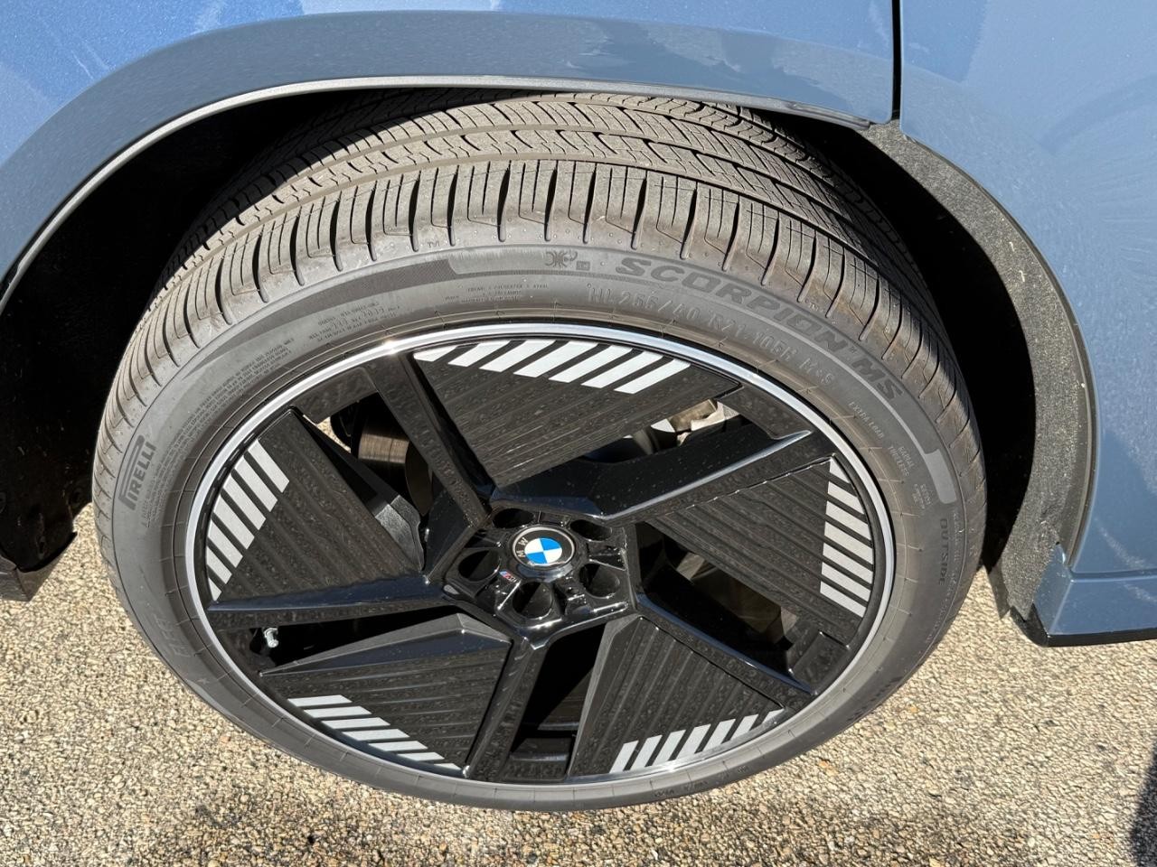 BMW iX3 Vehicle Image 04
