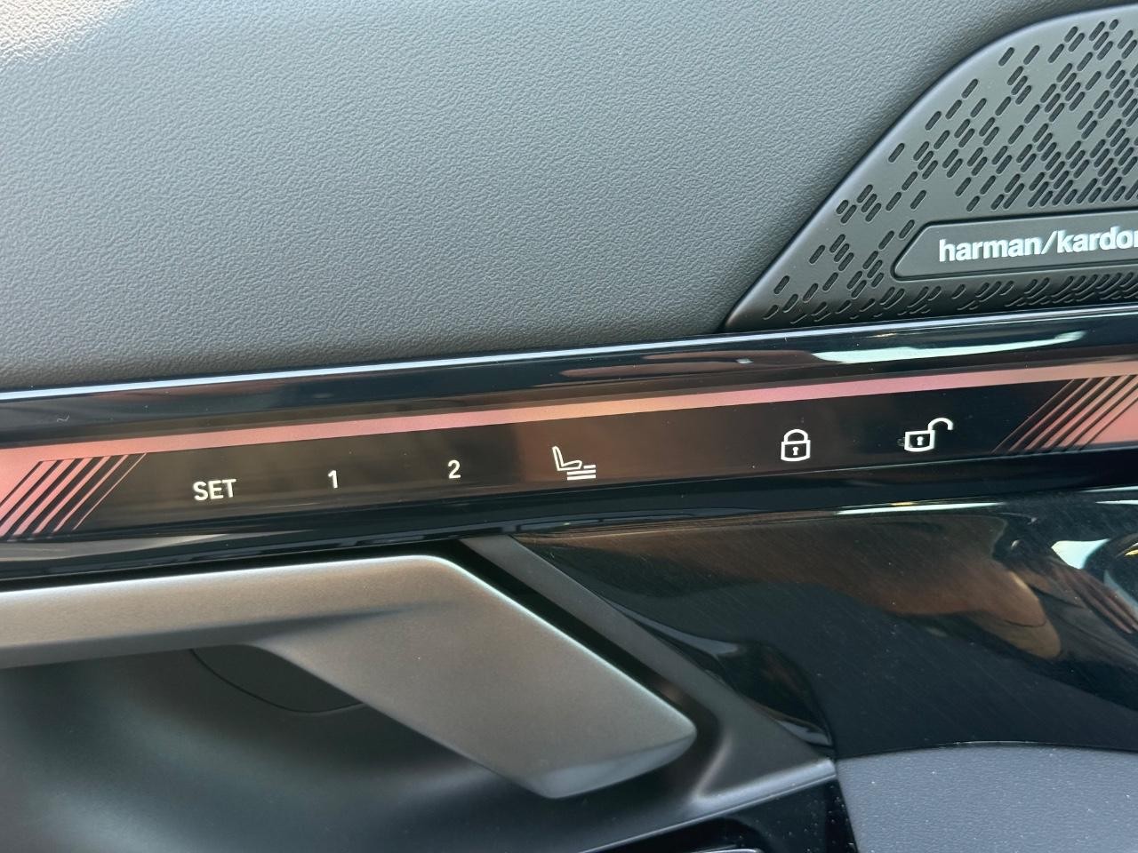 BMW 5 Series Vehicle Image 11