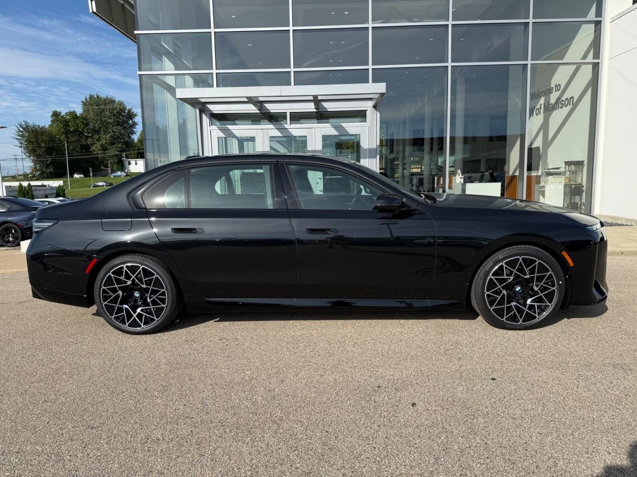 BMW 7 Series Vehicle Image 02