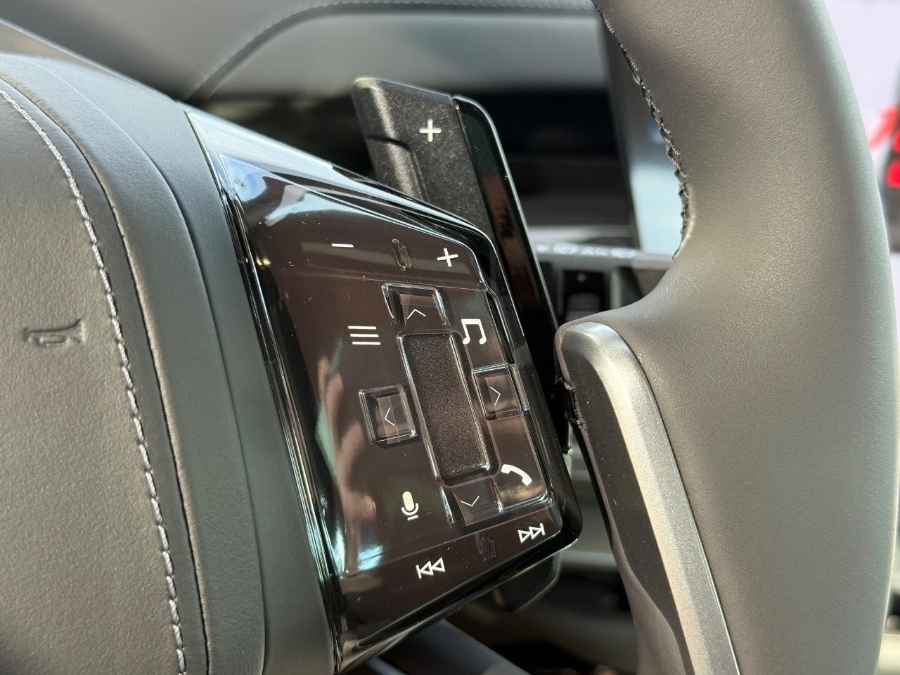 BMW 7 Series Vehicle Image 14