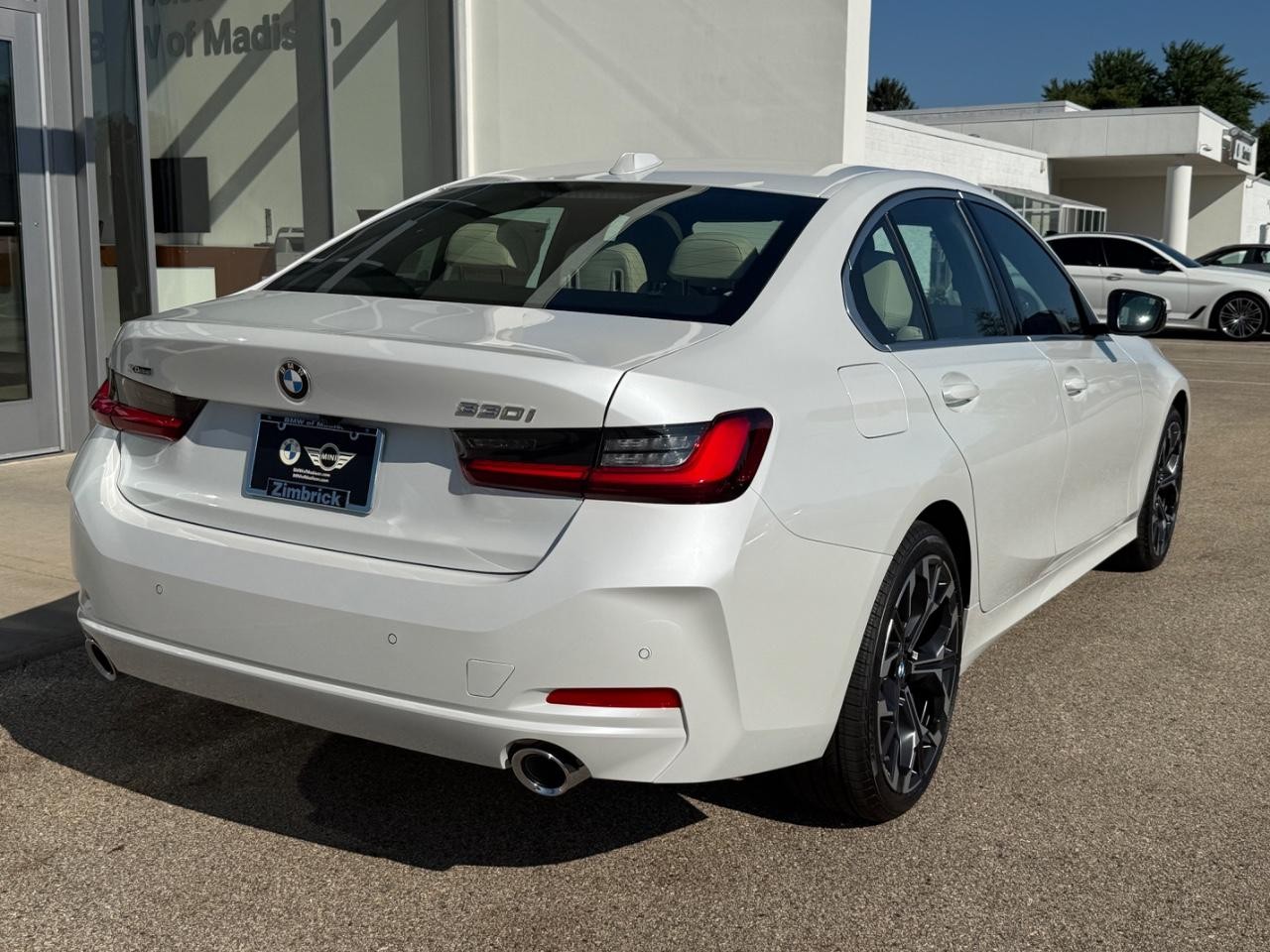 BMW 3 Series Vehicle Image 03