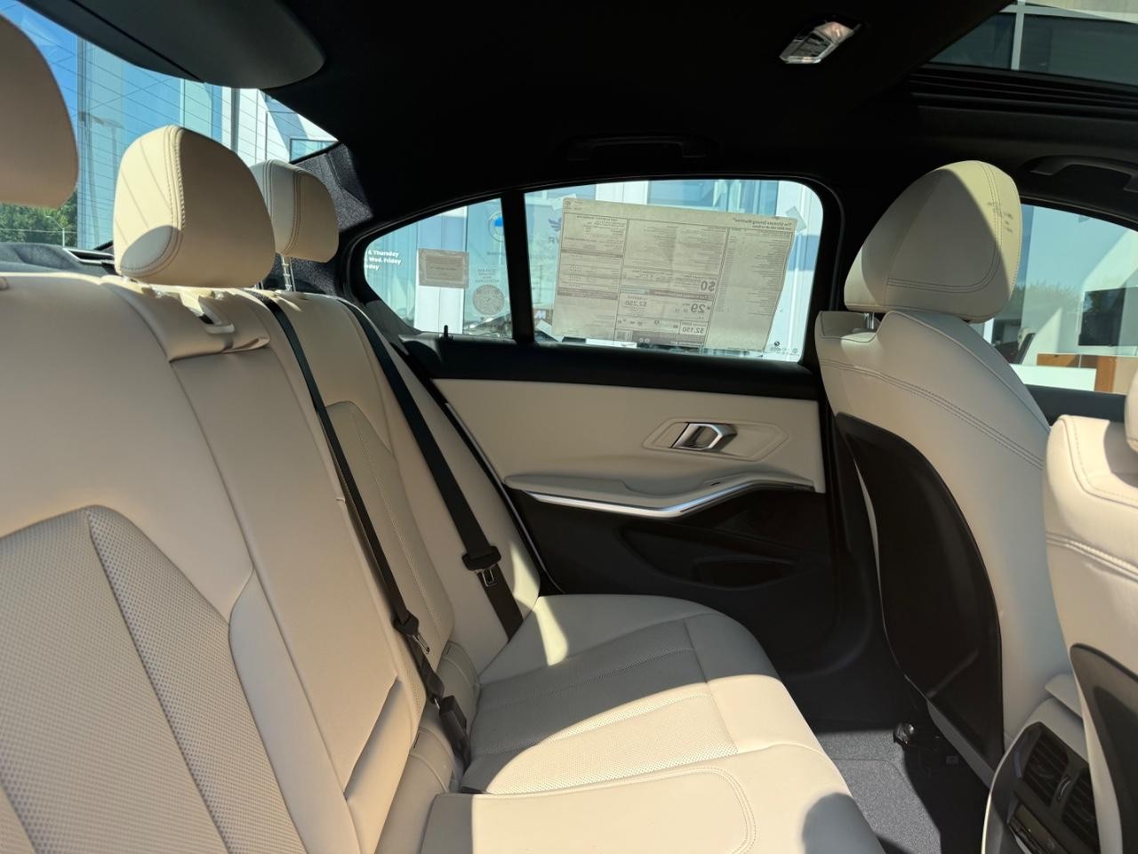BMW 3 Series Vehicle Image 05