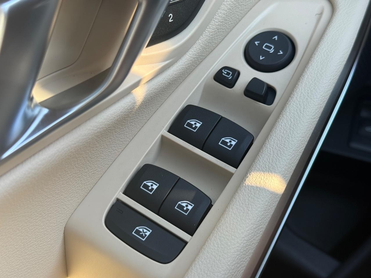 BMW 3 Series Vehicle Image 17