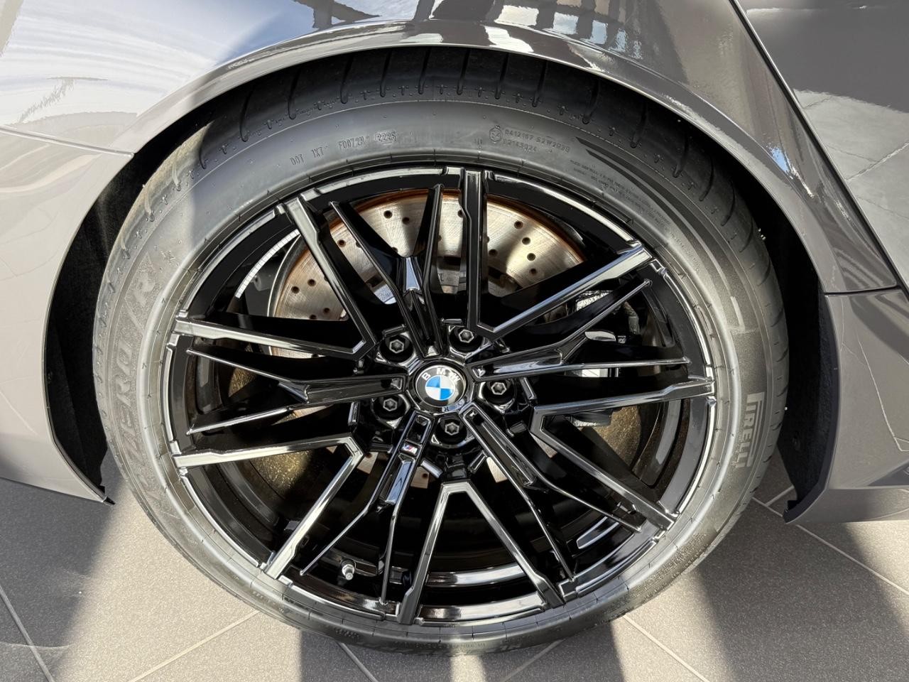 BMW M5 Vehicle Image 04