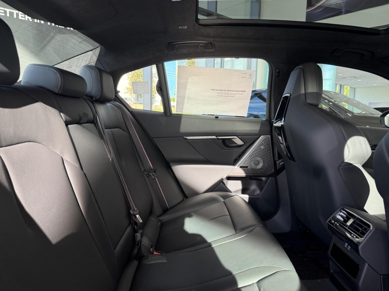 BMW M5 Vehicle Image 05