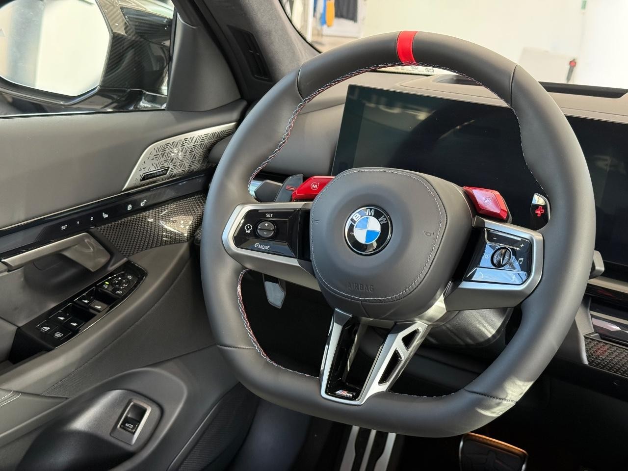 BMW M5 Vehicle Image 08