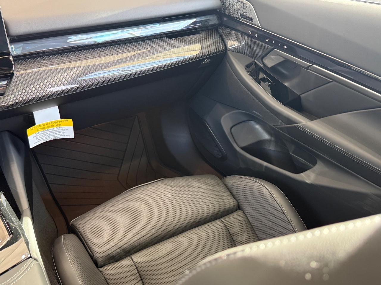BMW M5 Vehicle Image 10