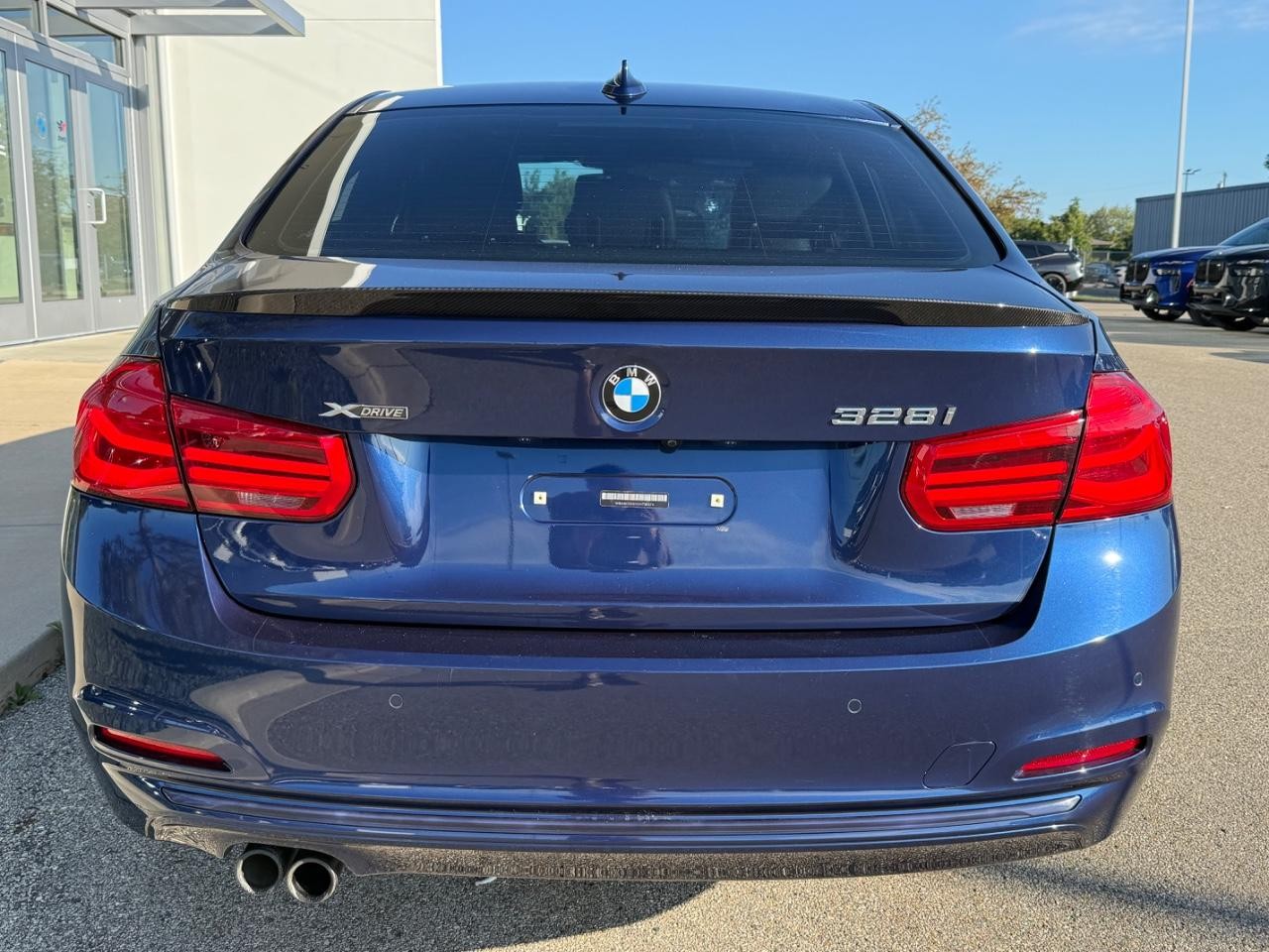 BMW 3 Series Vehicle Image 04