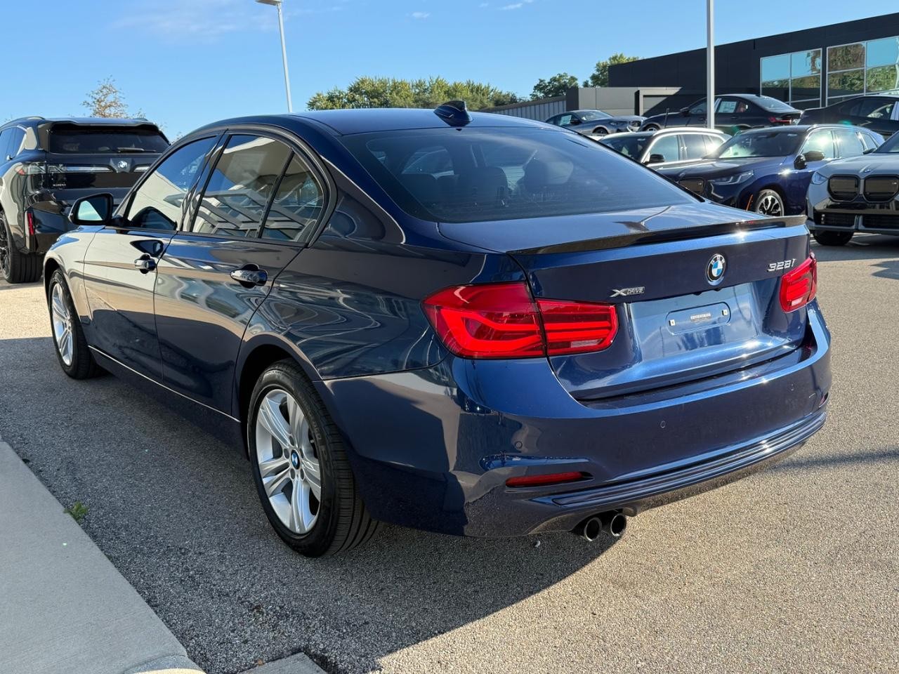 BMW 3 Series Vehicle Image 05