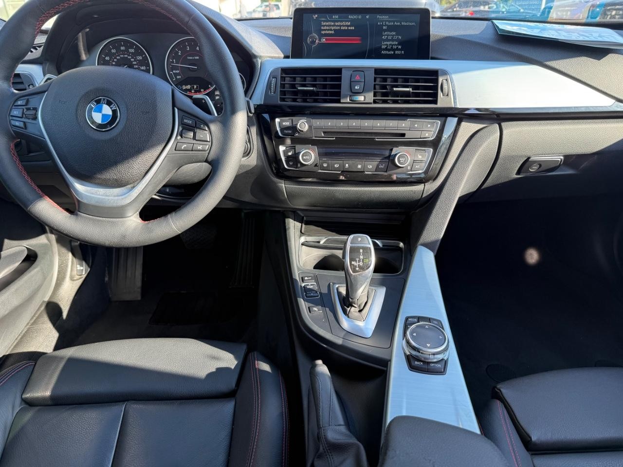 BMW 3 Series Vehicle Image 10