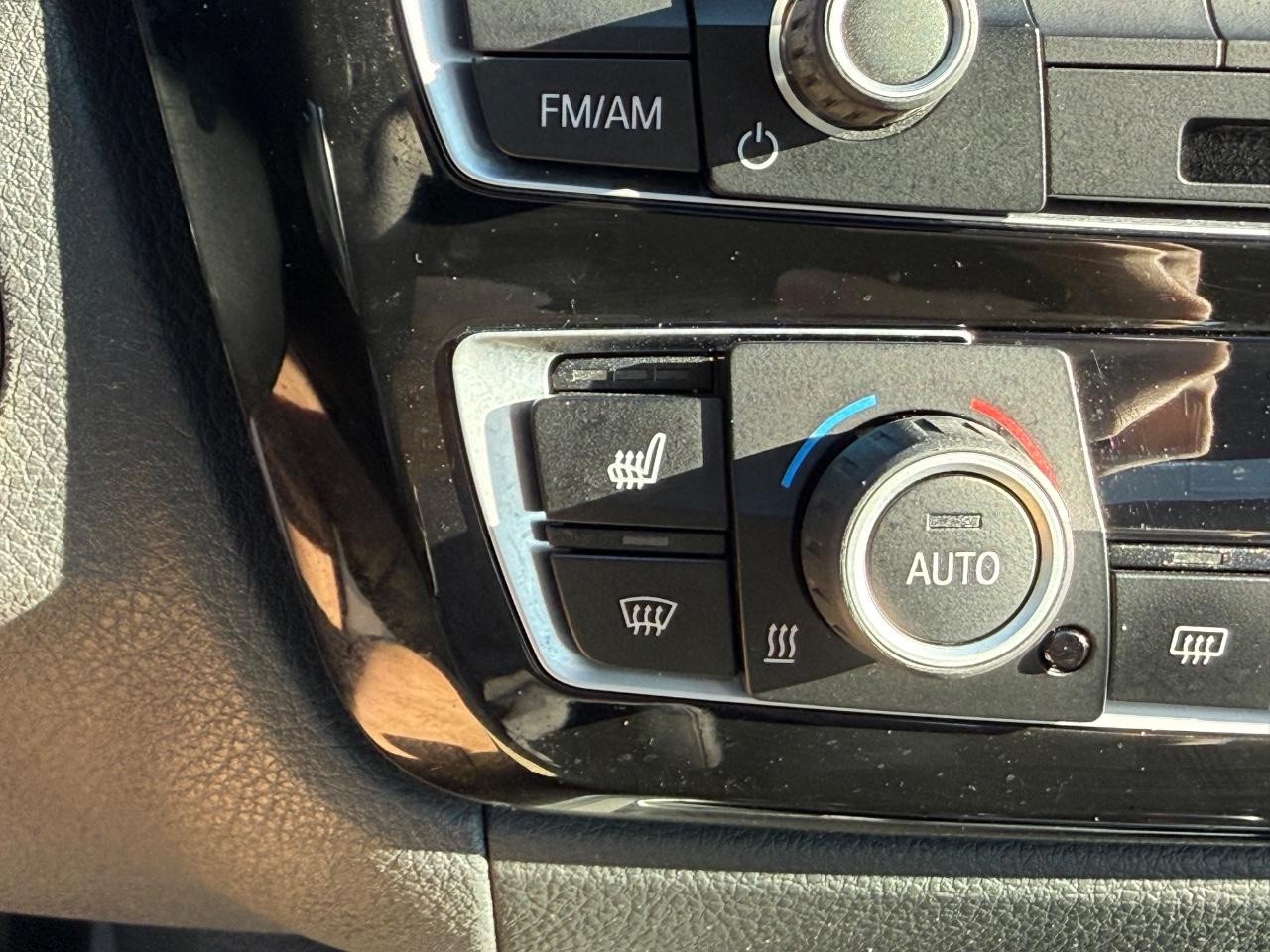 BMW 3 Series Vehicle Image 22