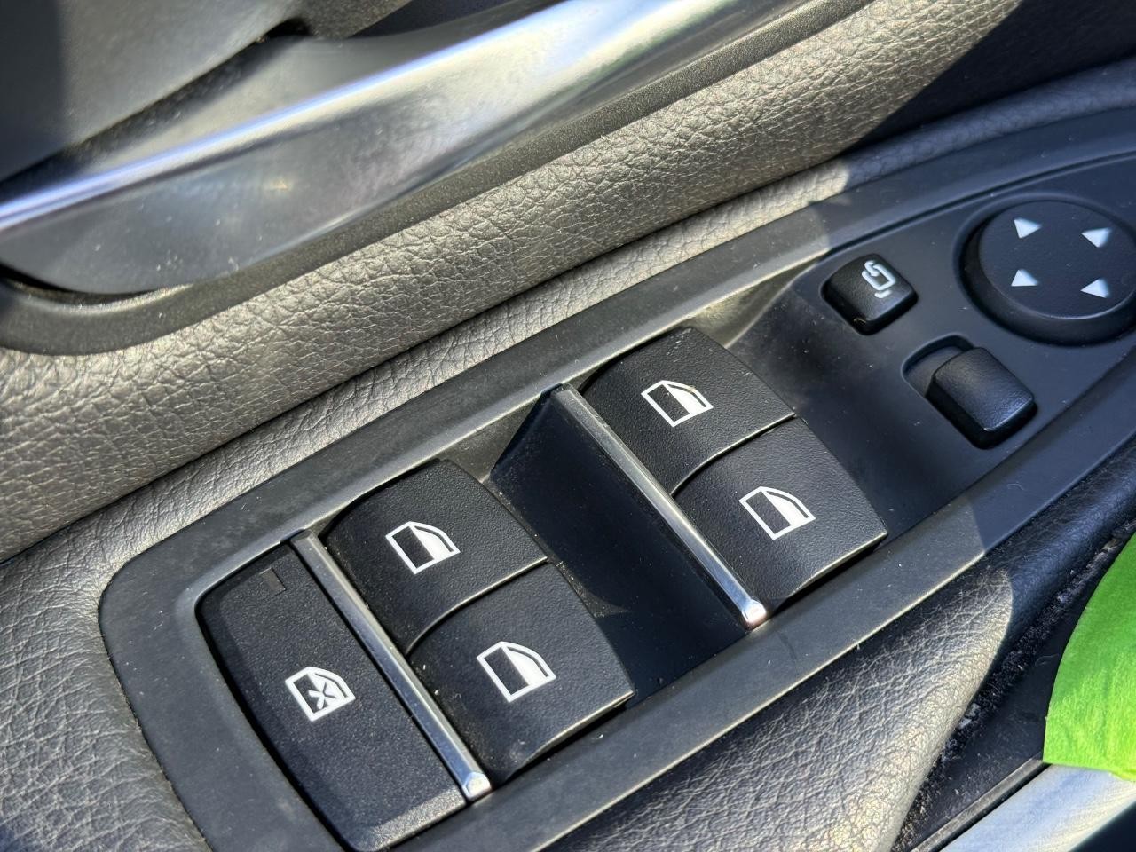 BMW 3 Series Vehicle Image 23