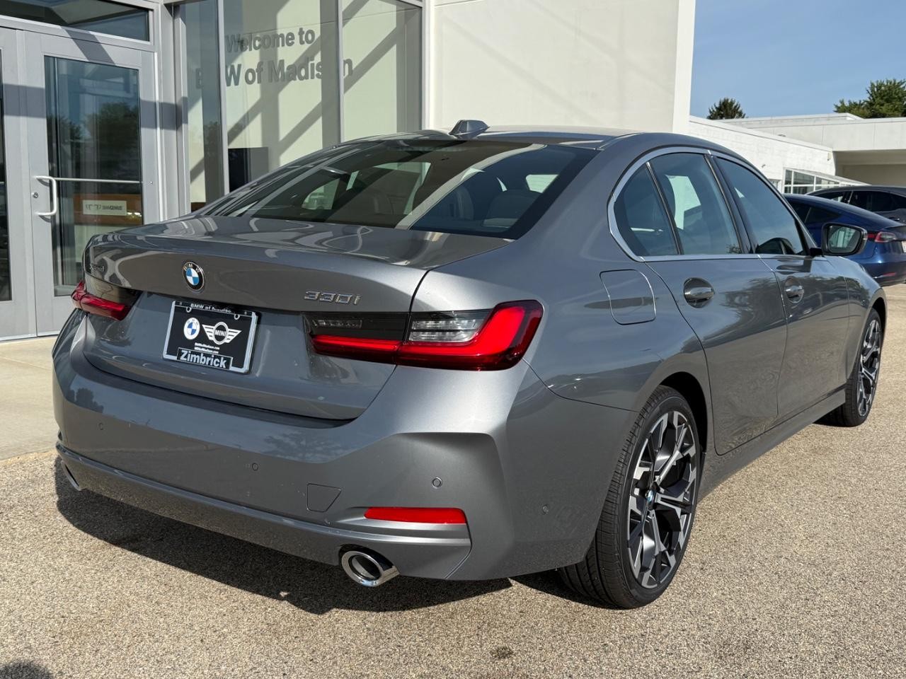 BMW 3 Series Vehicle Image 03