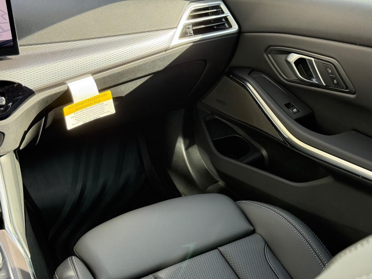 BMW 3 Series Vehicle Image 10