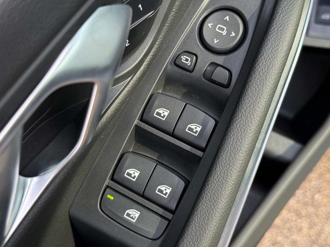 BMW 3 Series Vehicle Image 16