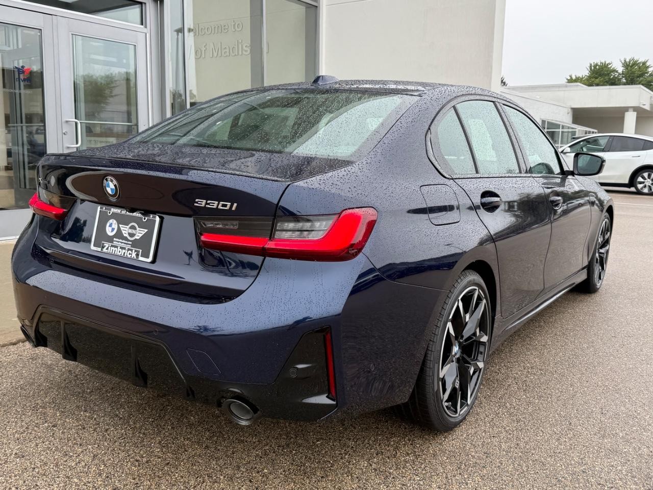 BMW 3 Series Vehicle Image 03