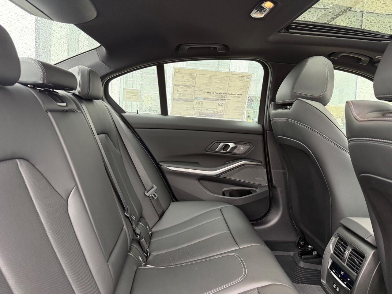BMW 3 Series Vehicle Image 05