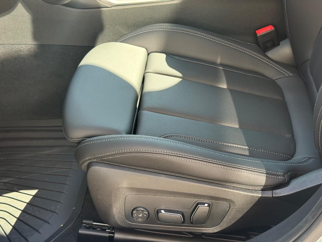 BMW 3 Series Vehicle Image 18