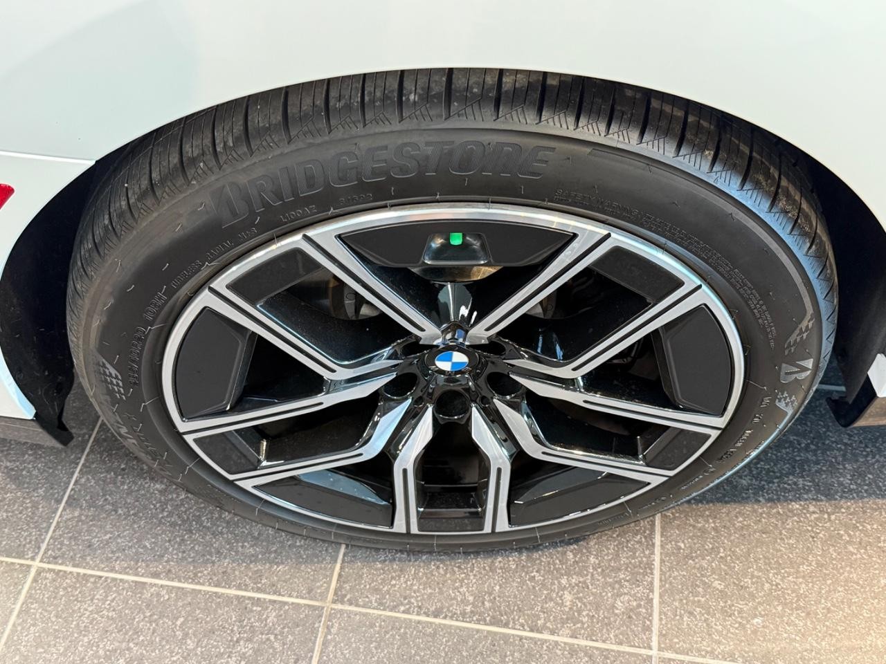 BMW 7 Series Vehicle Image 03