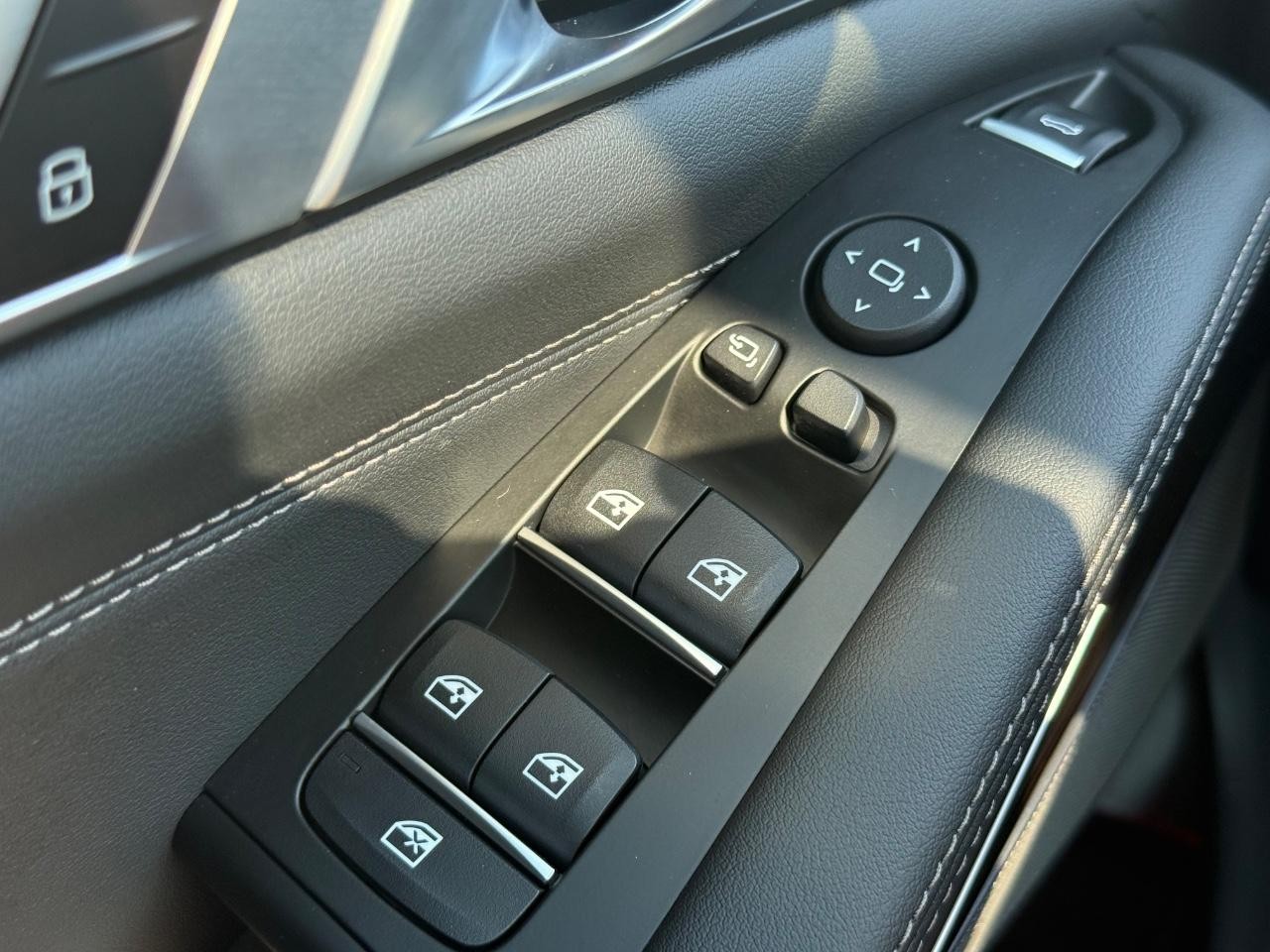 BMW X5 Vehicle Image 18