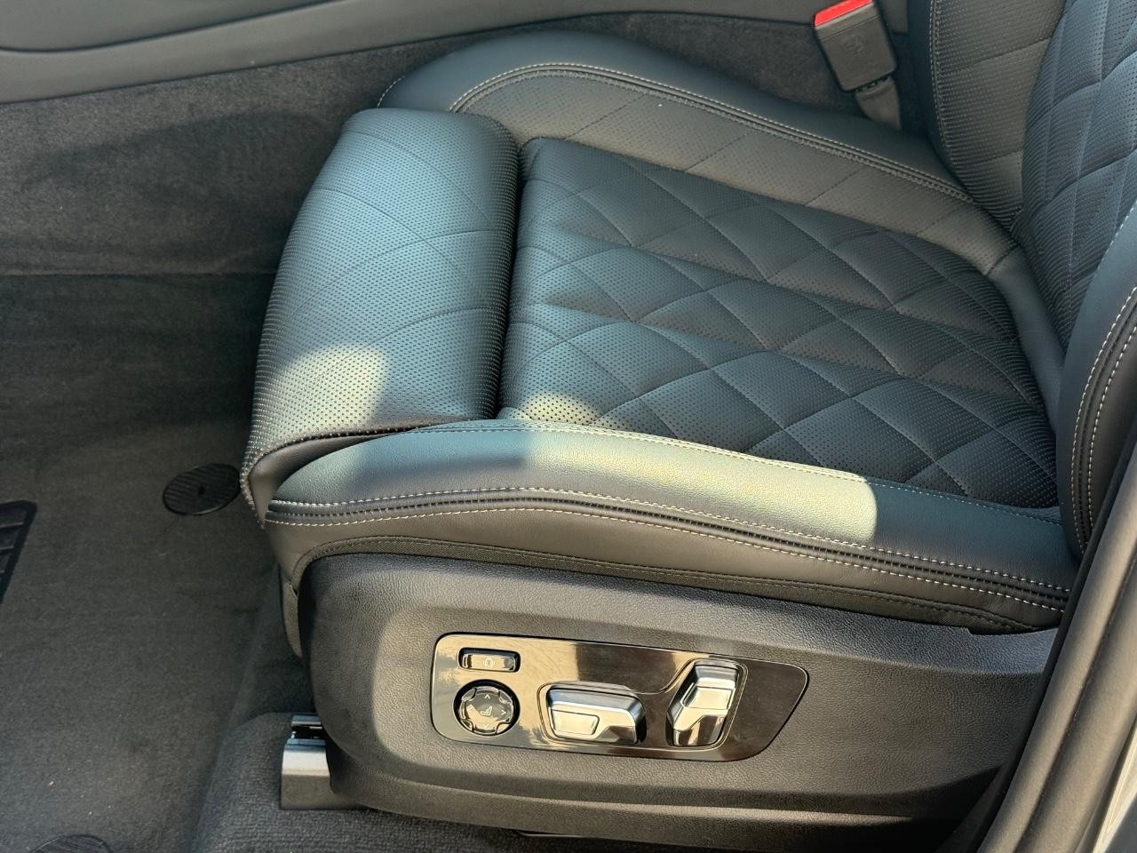 BMW X5 Vehicle Image 19
