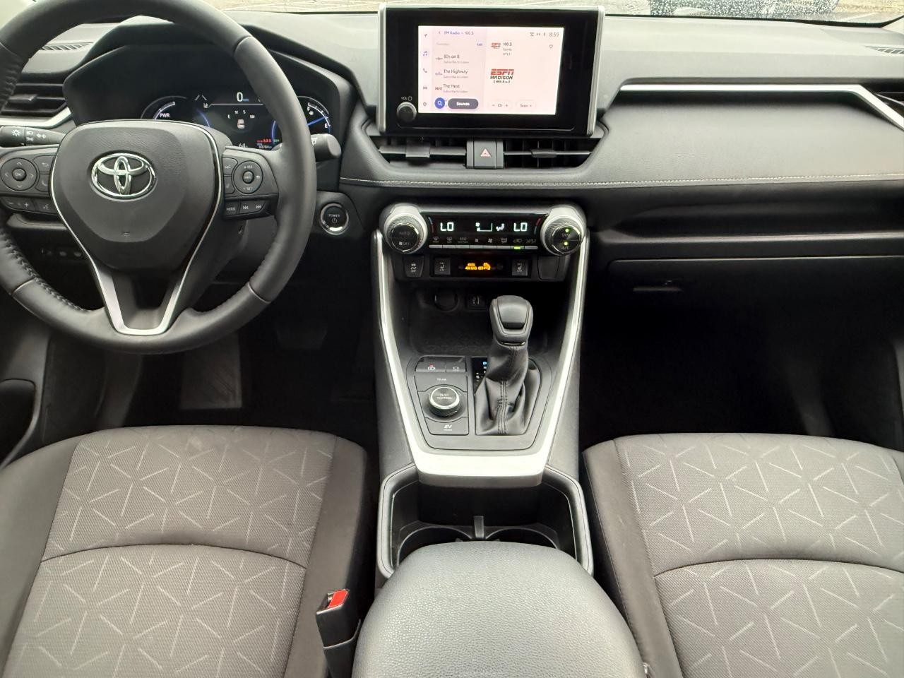 Toyota RAV4 Vehicle Image 11