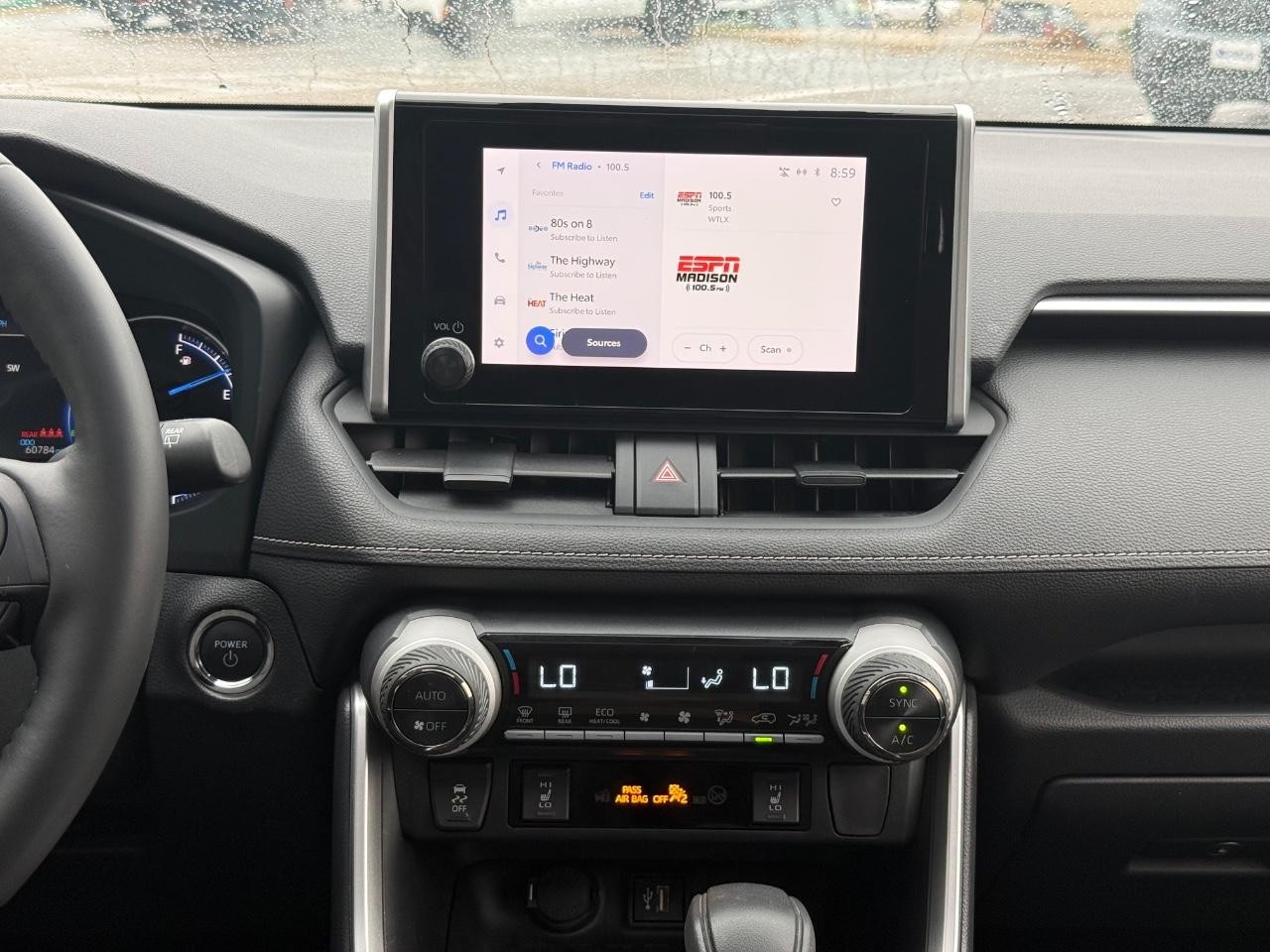 Toyota RAV4 Vehicle Image 12