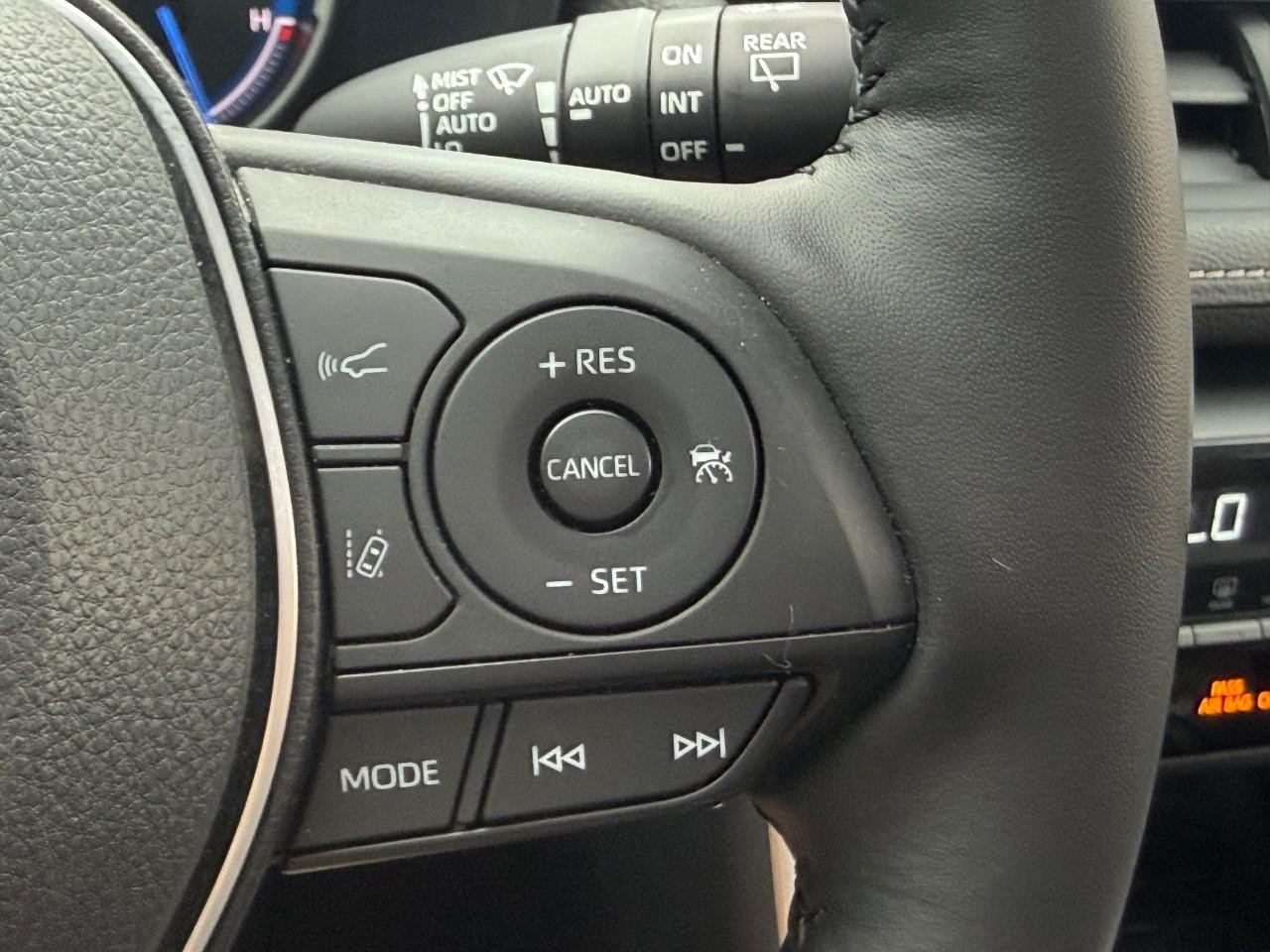 Toyota RAV4 Vehicle Image 18