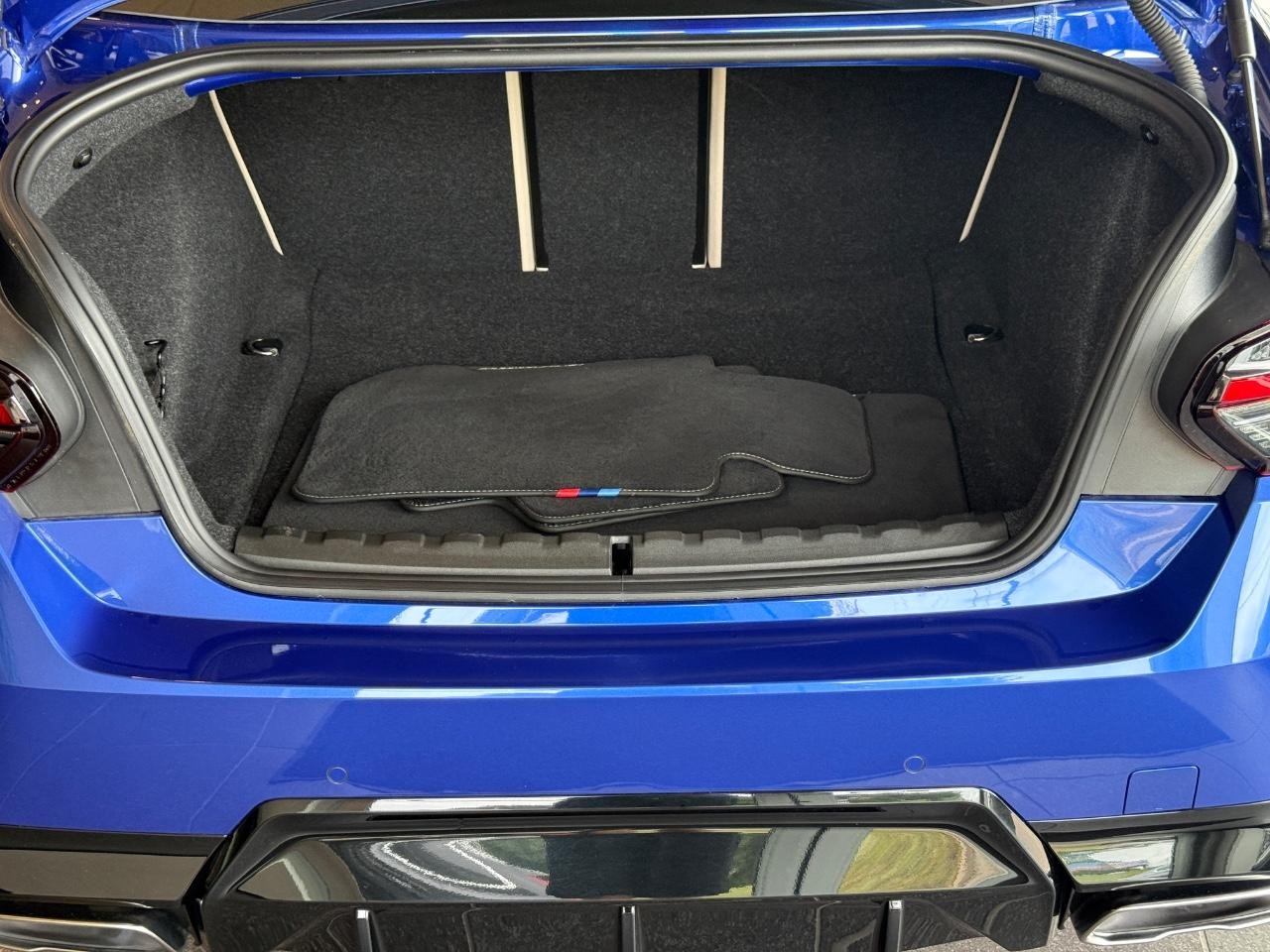BMW 2 Series Vehicle Image 05