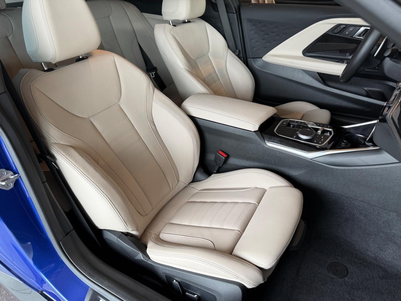 BMW 2 Series Vehicle Image 09