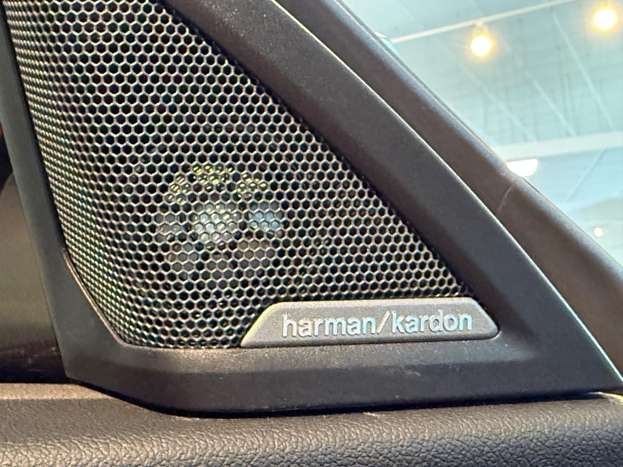 BMW 2 Series Vehicle Image 23