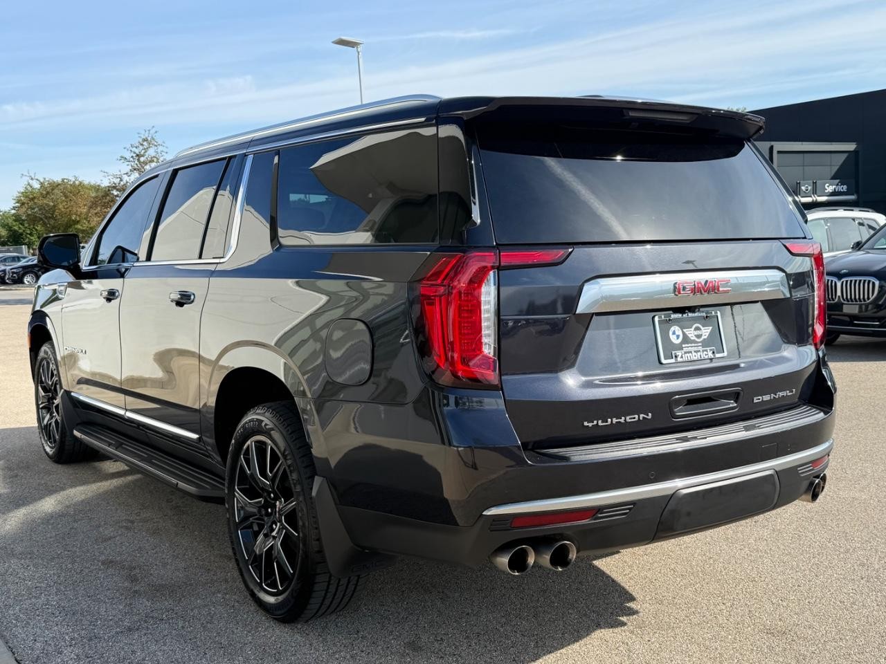 GMC Yukon XL Vehicle Image 06