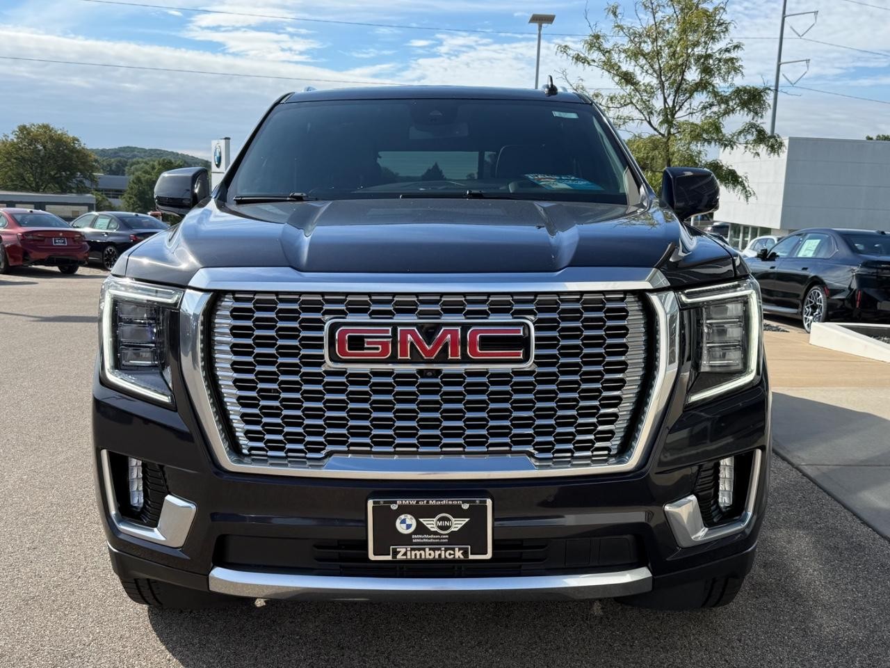 GMC Yukon XL Vehicle Image 09