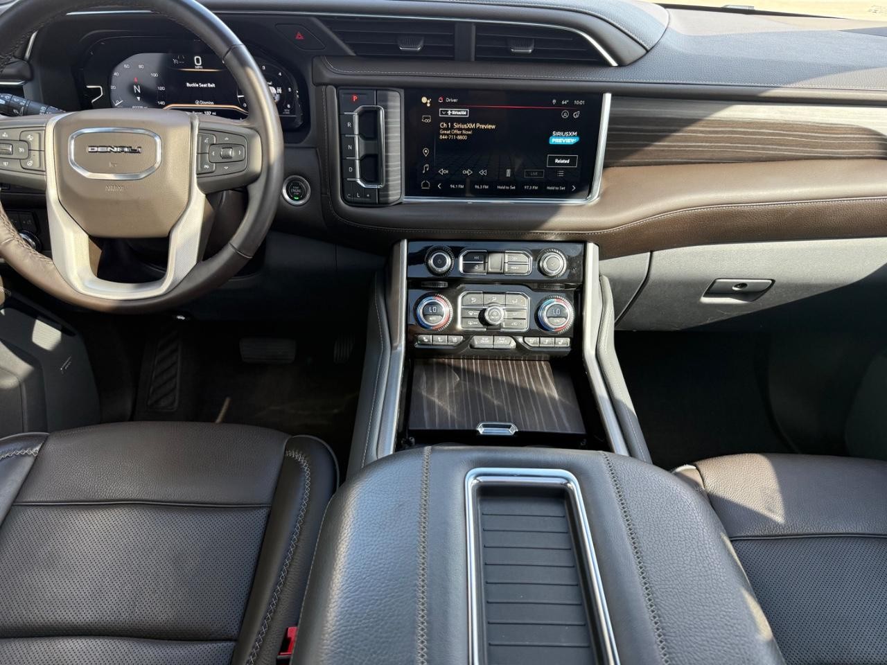 GMC Yukon XL Vehicle Image 11