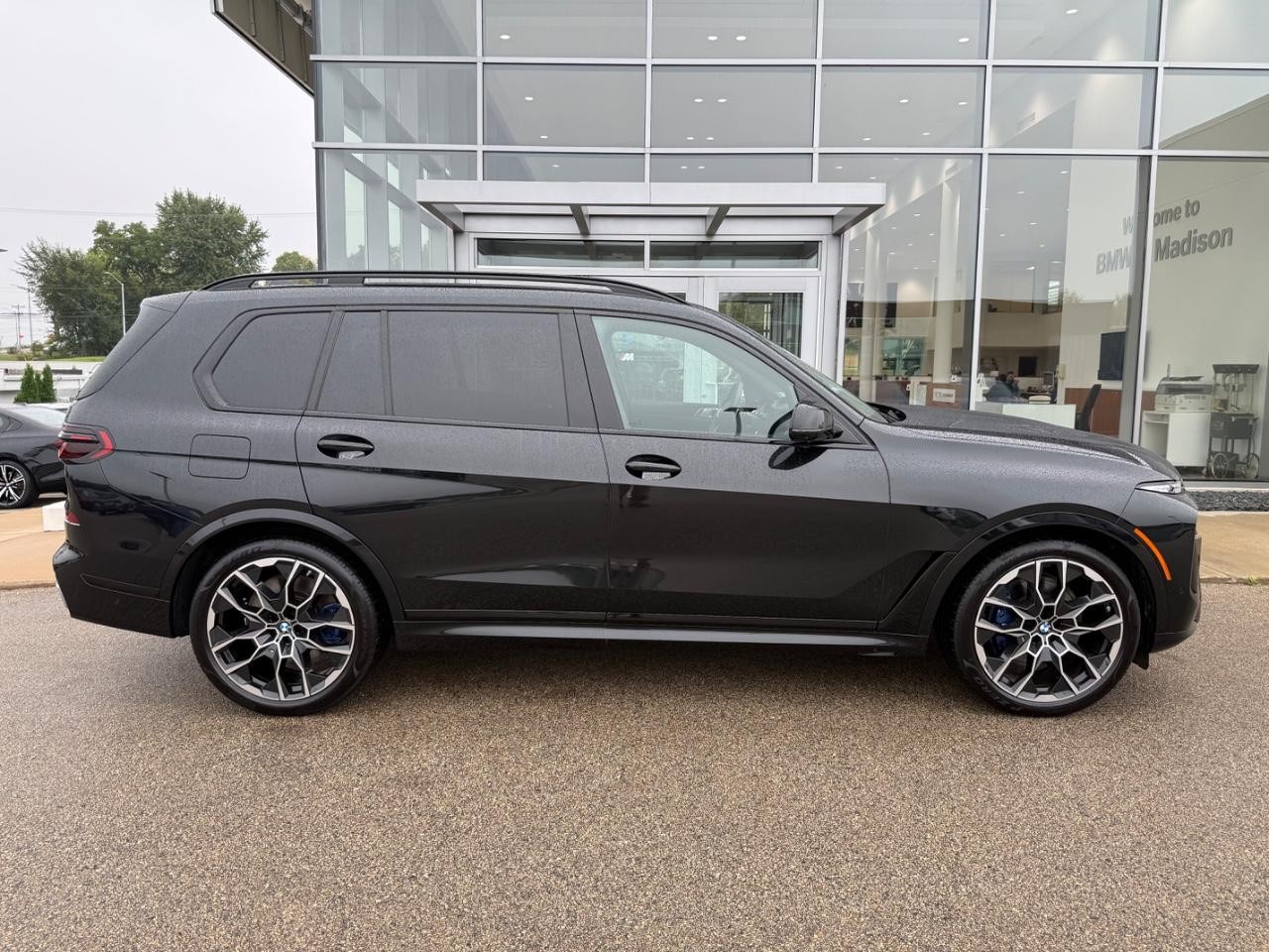 BMW X7 Vehicle Image 02