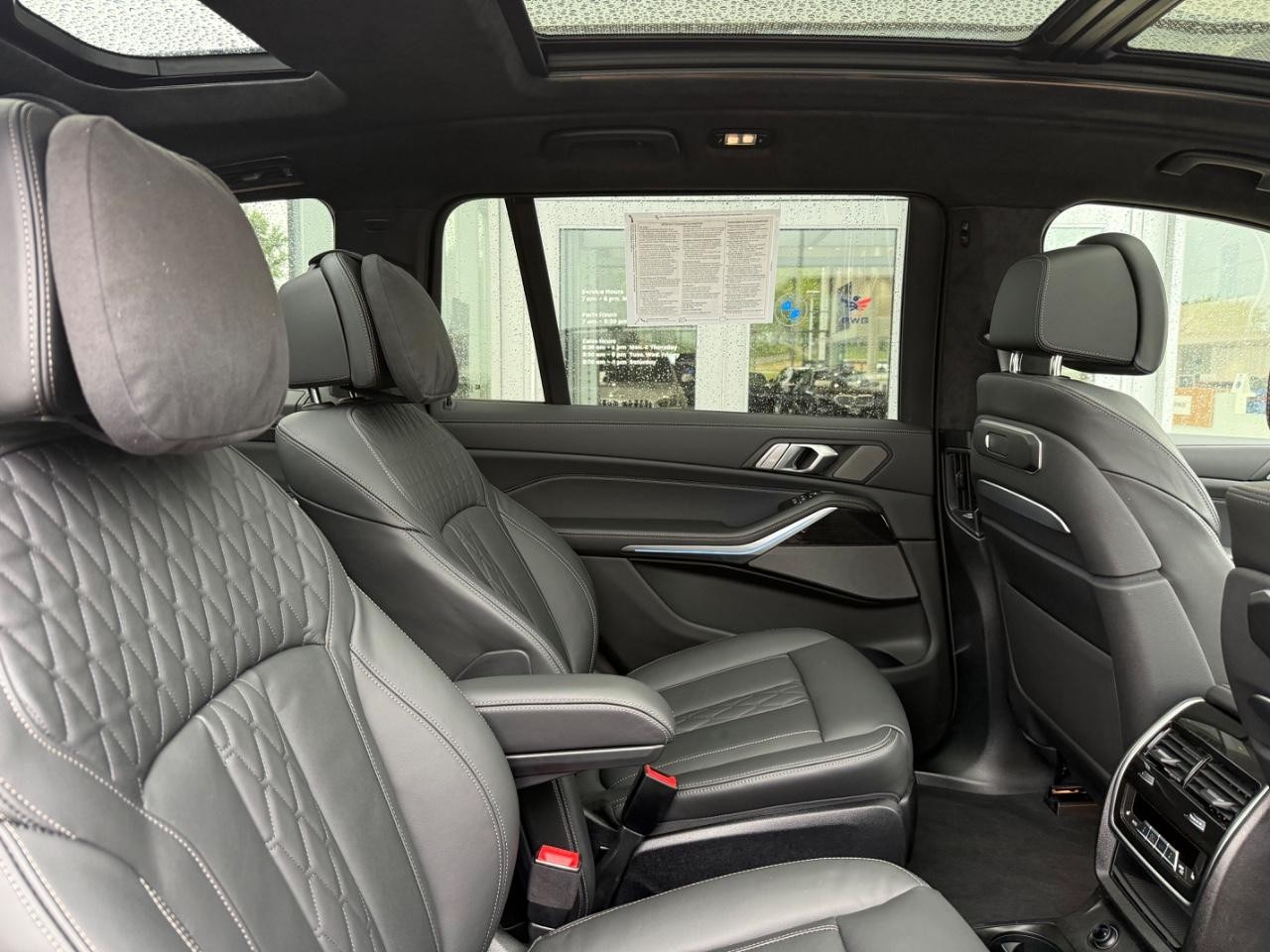 BMW X7 Vehicle Image 10