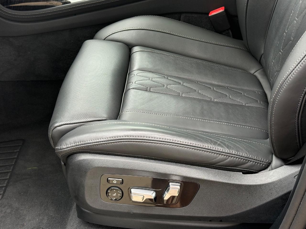 BMW X7 Vehicle Image 24