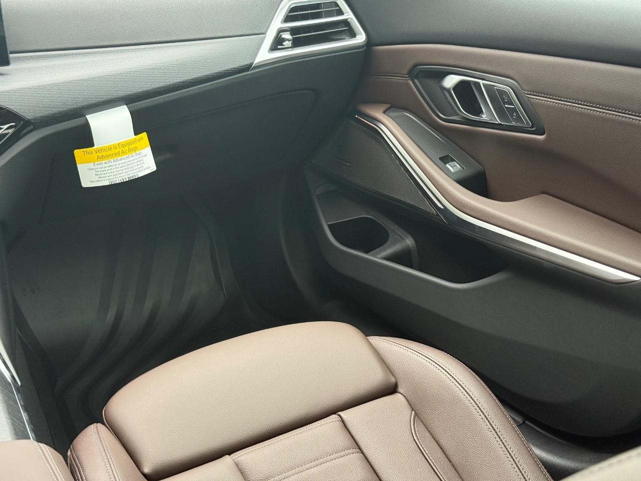 BMW 3 Series Vehicle Image 10