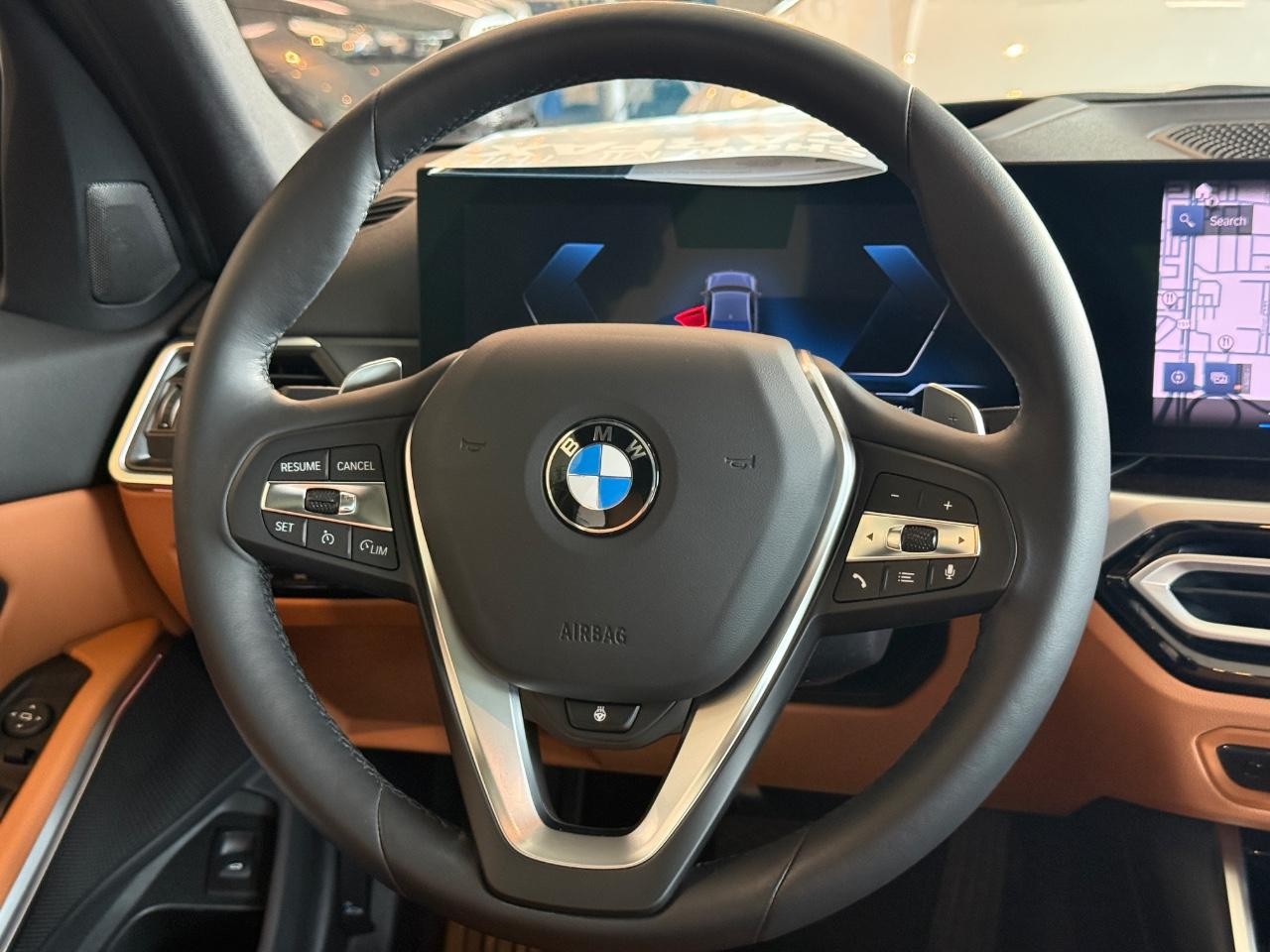 BMW 3 Series Vehicle Full-screen Gallery Image 10
