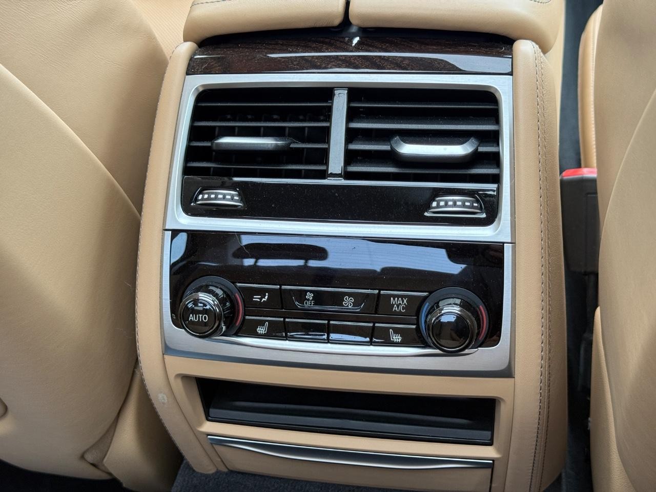 BMW 7 Series Vehicle Image 12