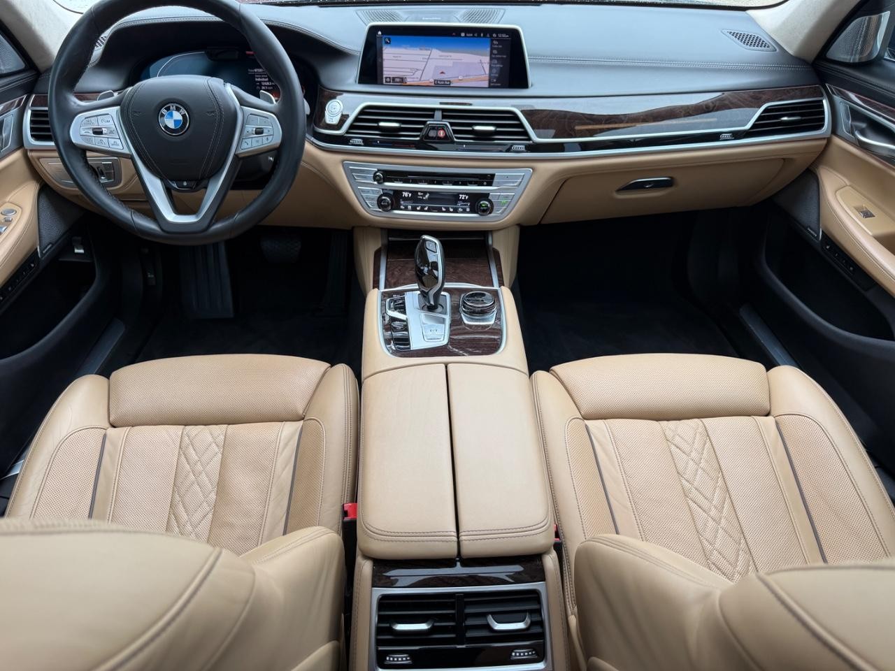BMW 7 Series Vehicle Image 13