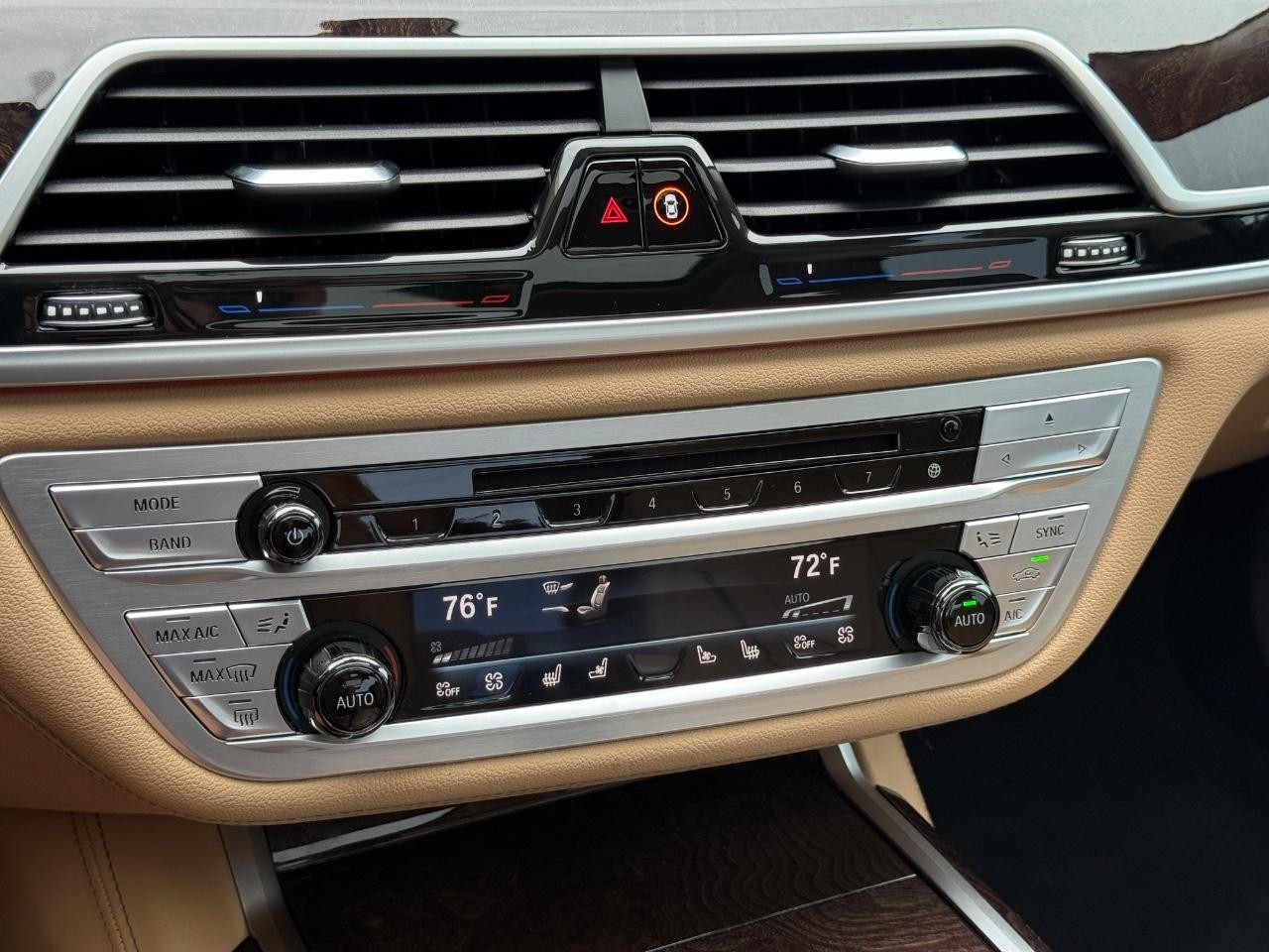 BMW 7 Series Vehicle Image 19