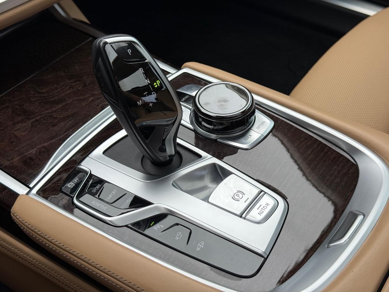 BMW 7 Series Vehicle Image 20