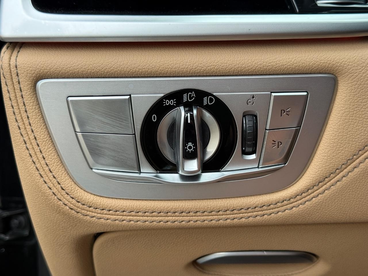 BMW 7 Series Vehicle Image 25