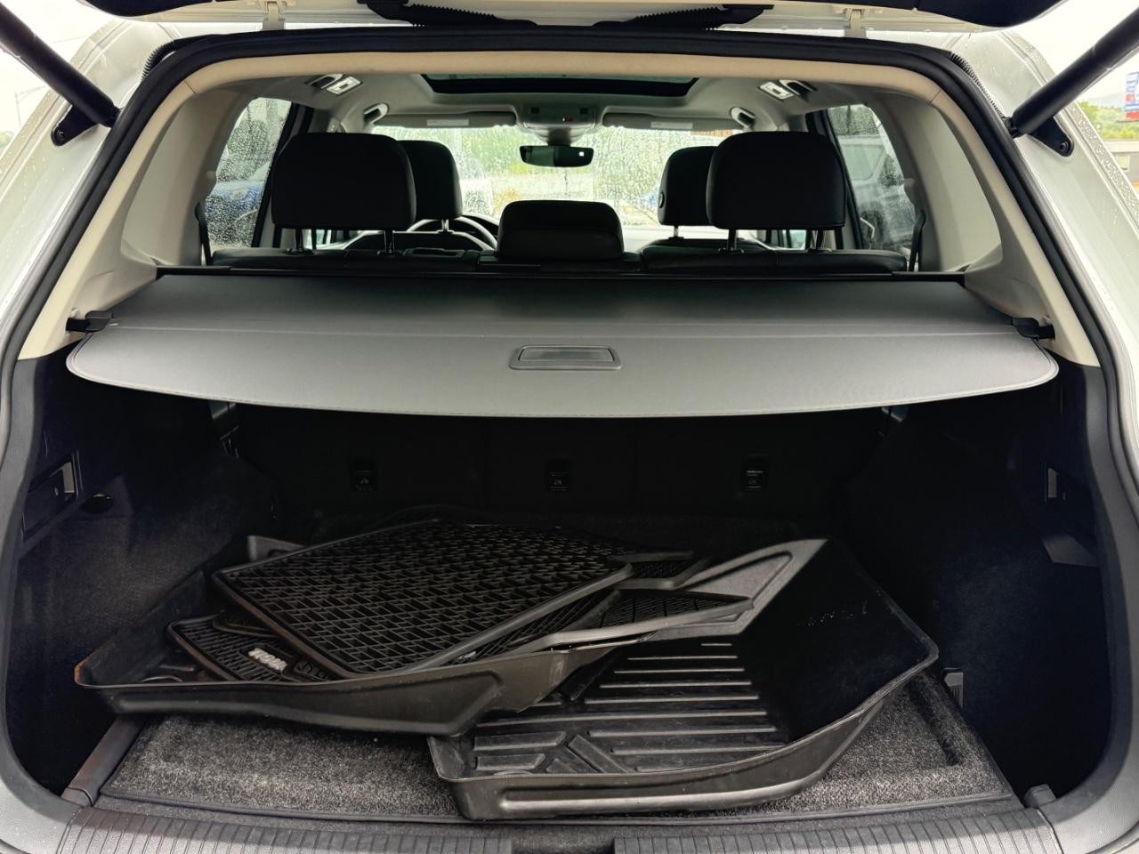 Volkswagen Tiguan Vehicle Image 05