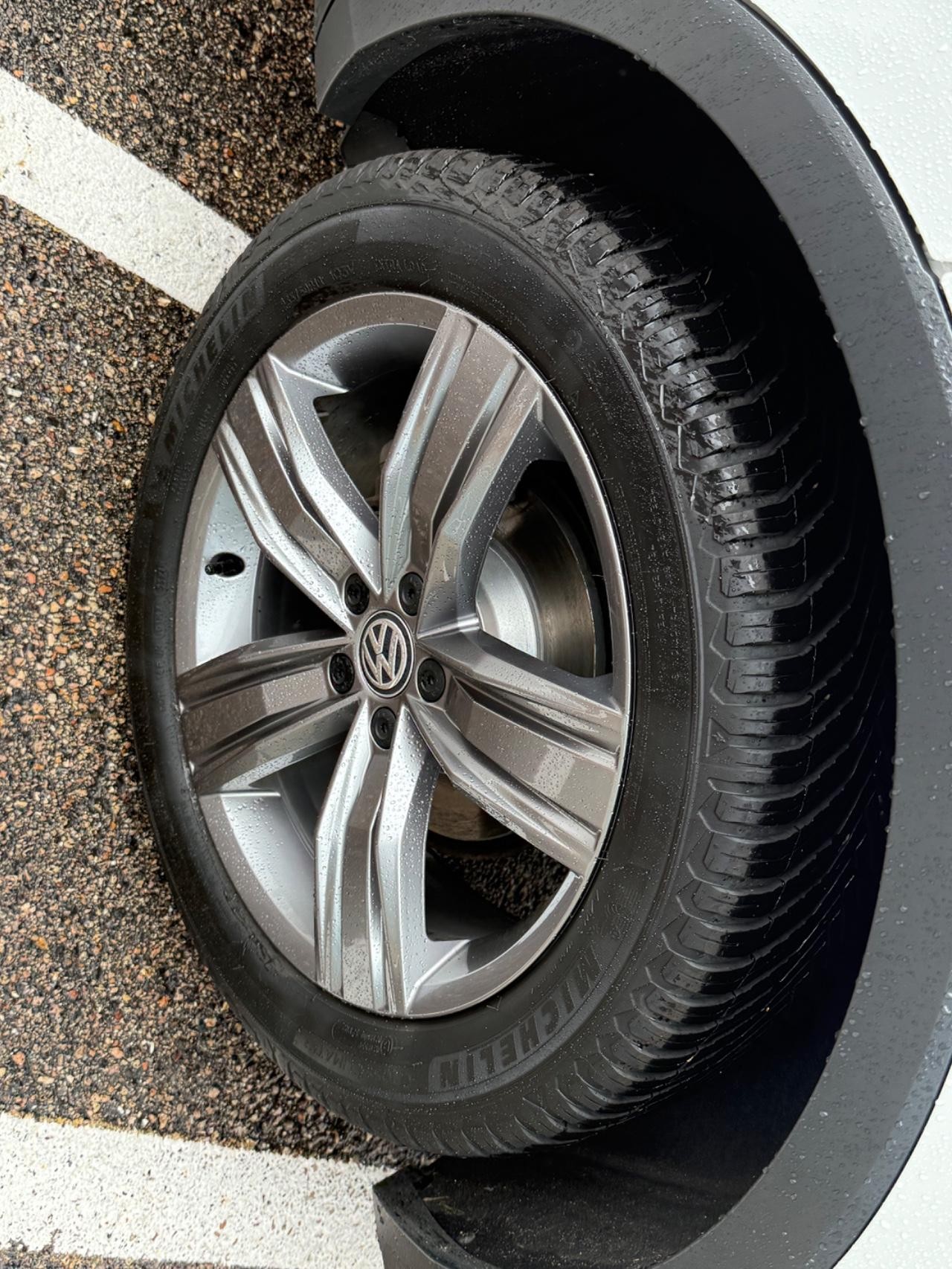 Volkswagen Tiguan Vehicle Image 07