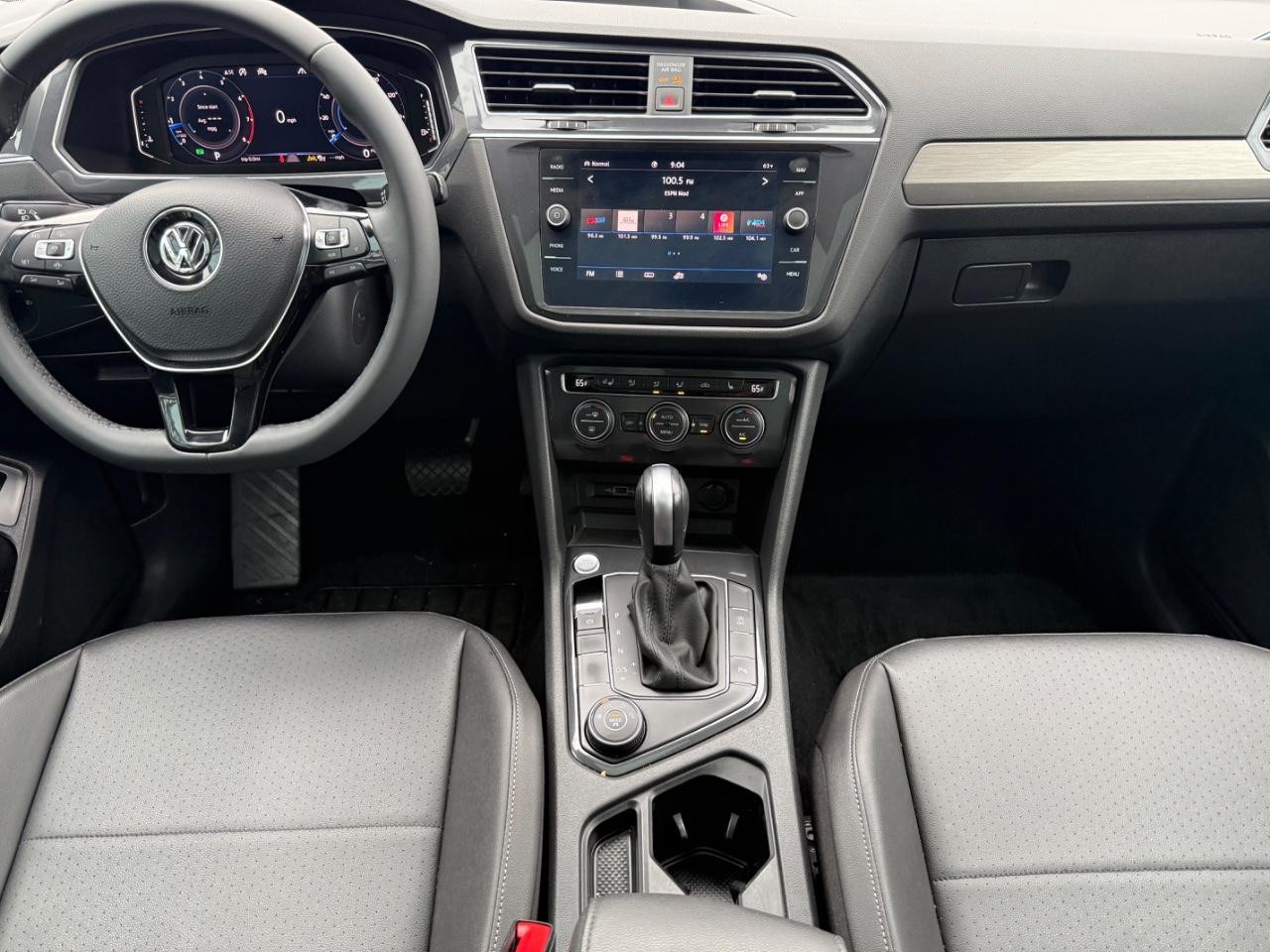 Volkswagen Tiguan Vehicle Image 11