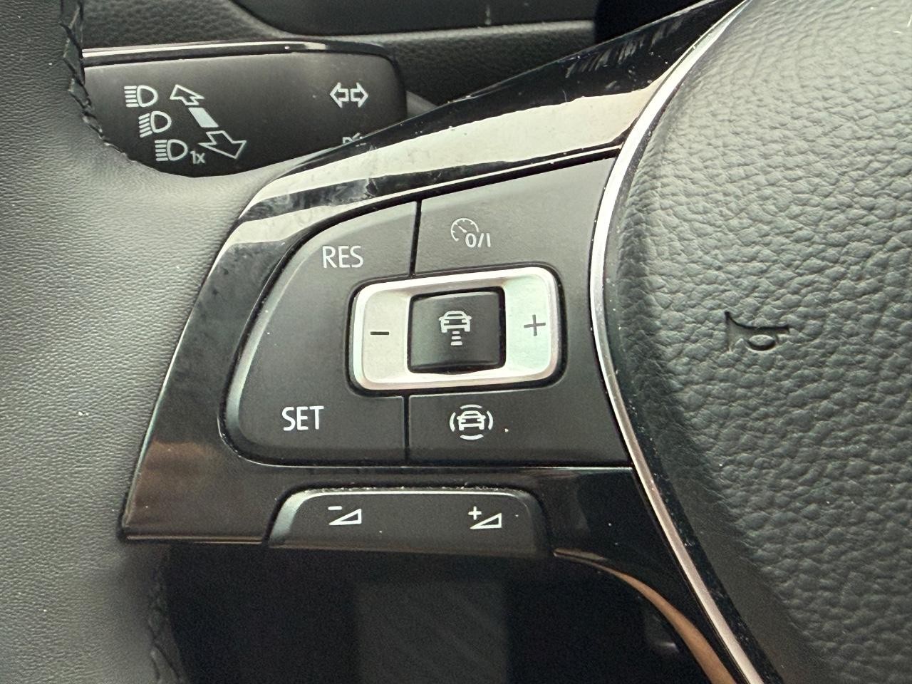 Volkswagen Tiguan Vehicle Image 16